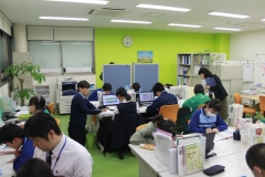小学校低学年から高校生まで、個別指導でも安心の月額授業料！