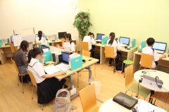 「教育は点数や進学のためではなく、社会のために施すもの」が指導理念です。